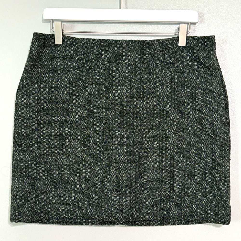 Outback Red Womens size 10 green Tweed Skirt 668B5